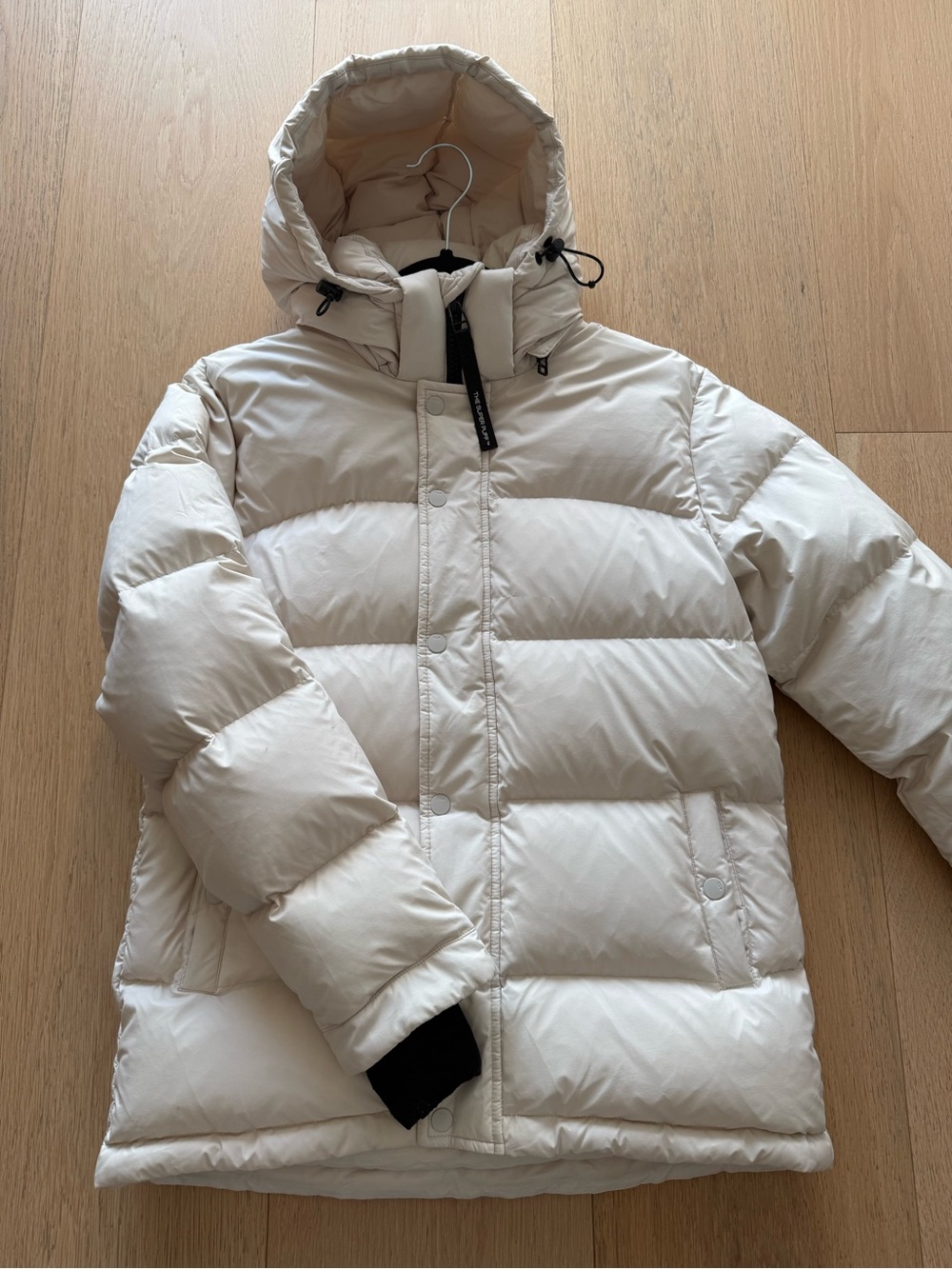 Aritzia Women's Puff Jacket in Matte Pearl